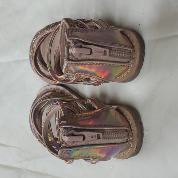 Shoes - Picture 2 of 4